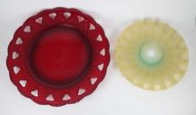 Conjunto de pratos em vidro antigo (32 cm + 23.5 cm)