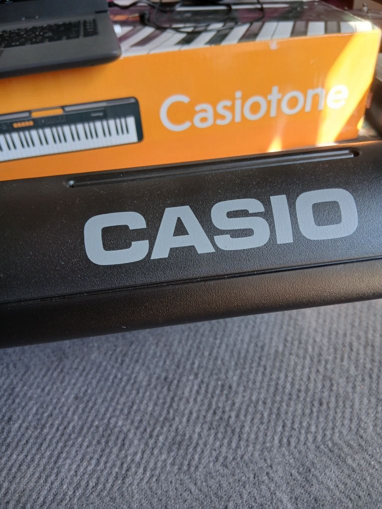 Piano casio semi novo