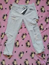 Spodnie jeansowe boyfriendy szarpane dziury marki 3D Denim