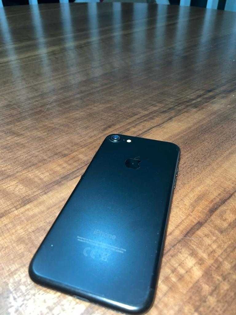 iPhone 7 32 GB preto