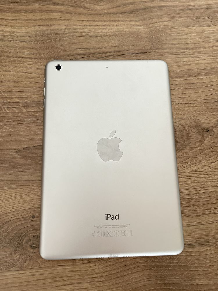 Планшет Apple iPad mini