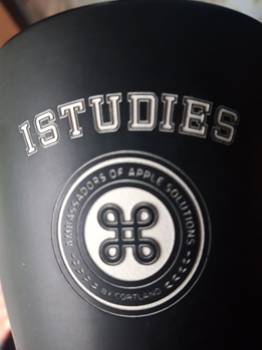 Kubek nowy bez metki Istudies