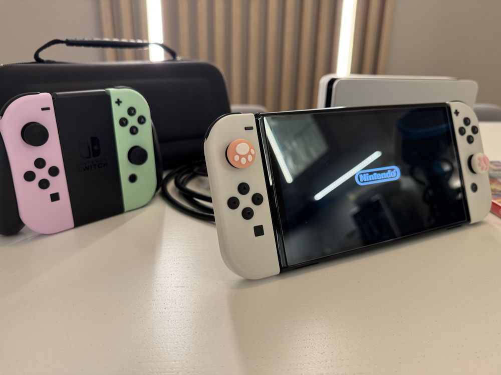 Nintendo Switch OLED - Zestaw w bardzo dobrym stanie