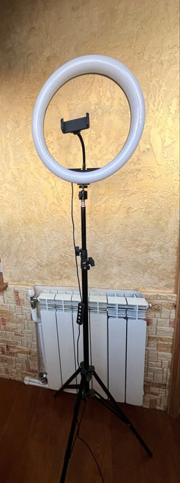 Кільцева лампа , д=32см , стан ідеальний