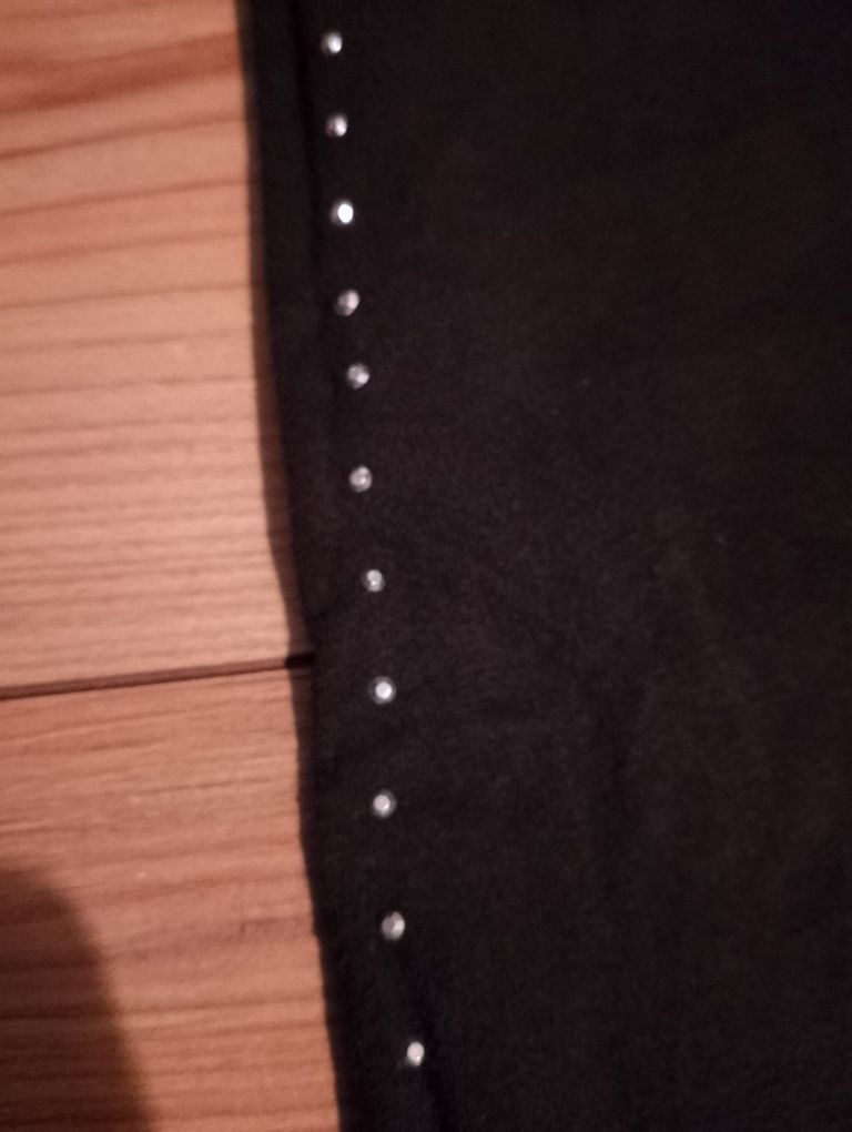 Czarne krótkie spodenki w cekiny legginsy