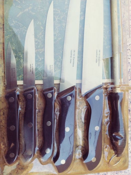 Conjunto de 5 facas, 1 afiador em aço 18/10,  tábua de corte Rostfrei