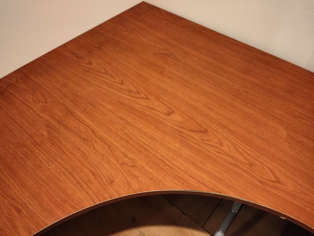 Secretaria com móvel de apoio