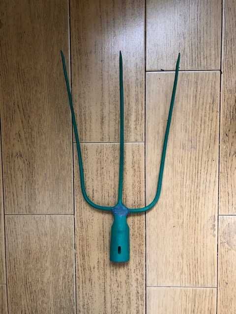 Вилы 3-х зубые для сада или огорода