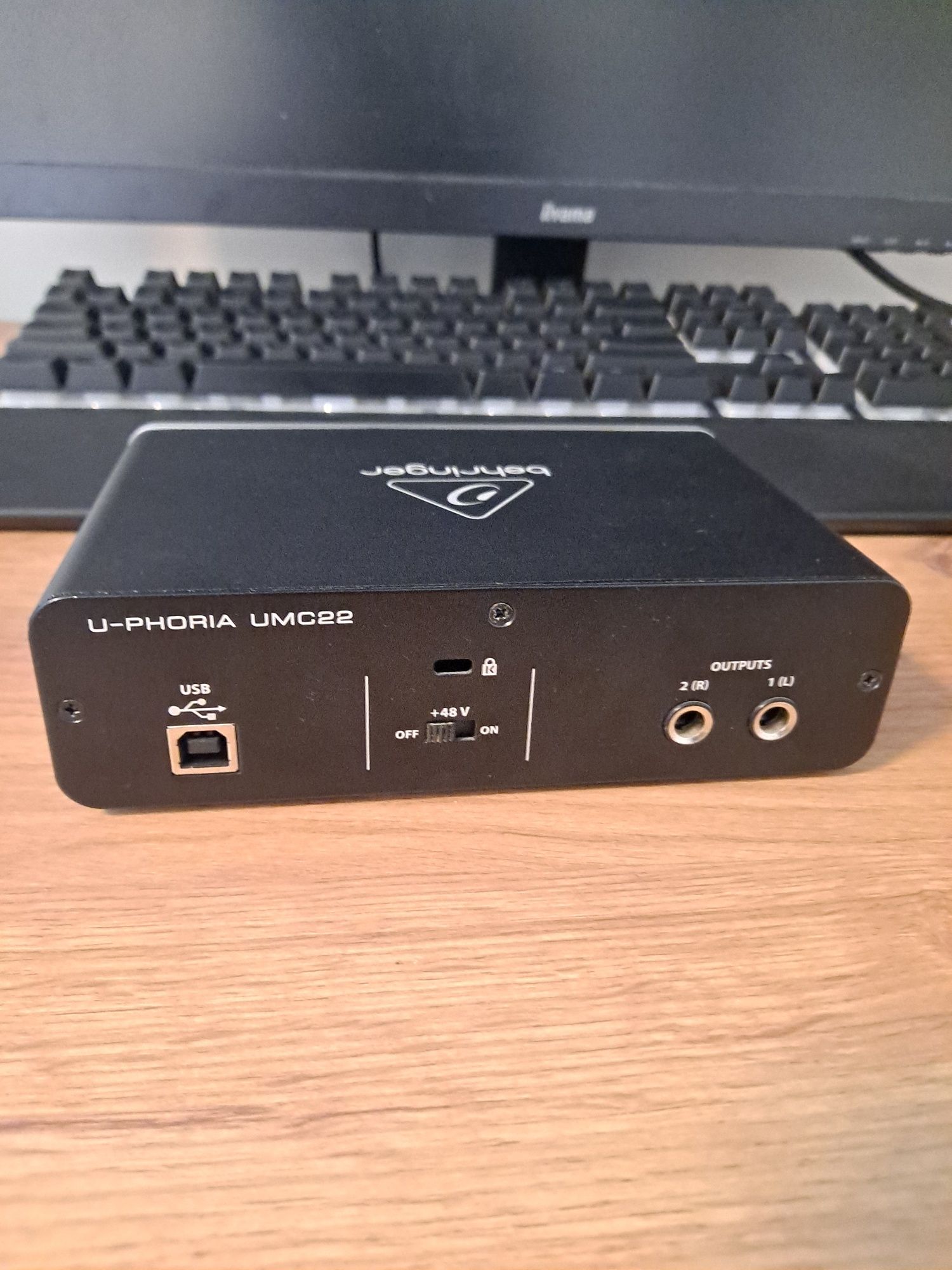 Interfejs audio Behringer UMC22
