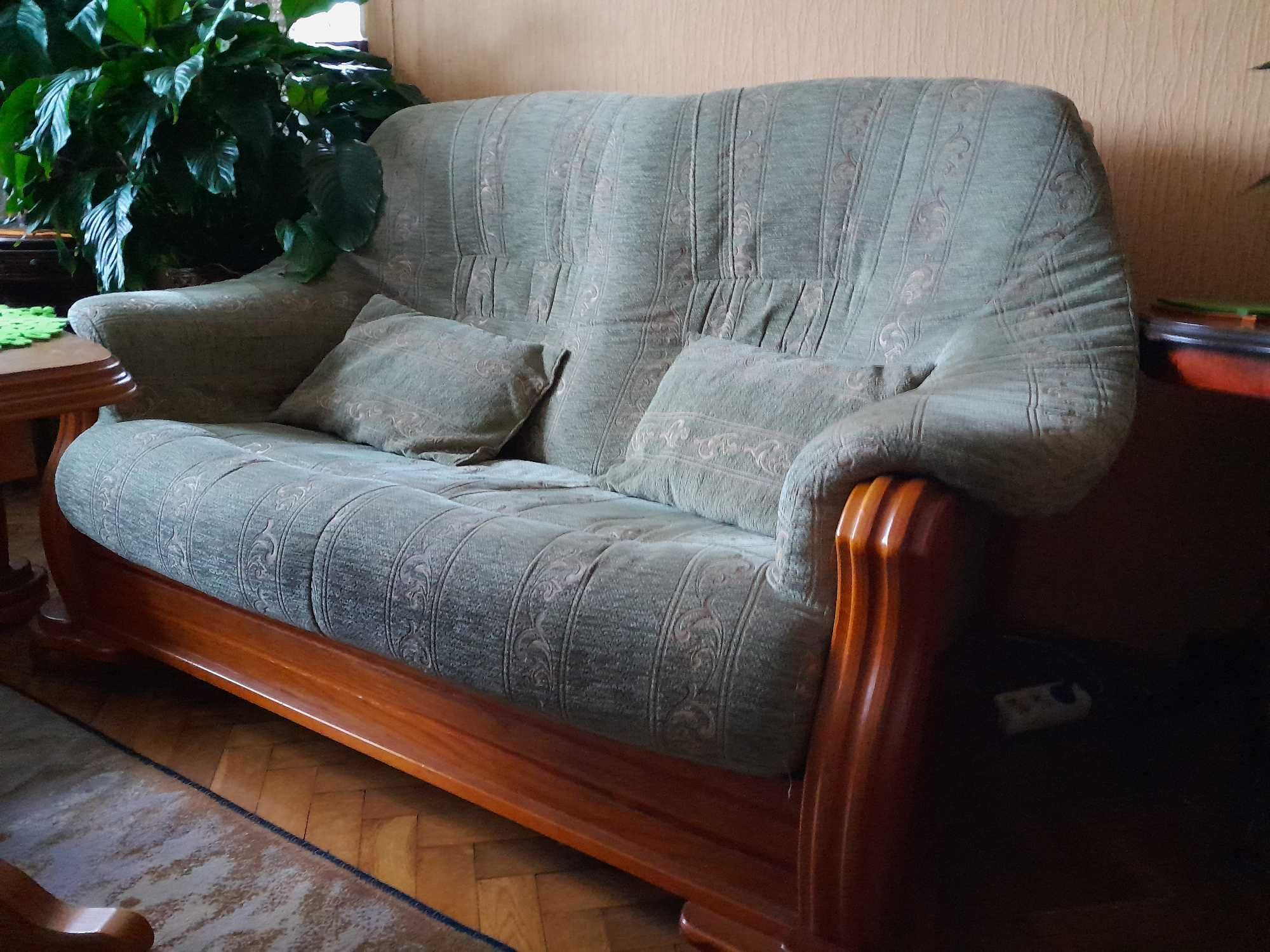 komplet mebli: 2 fotele+ sofa+ wersalka ze skrzynią (ława gratis)