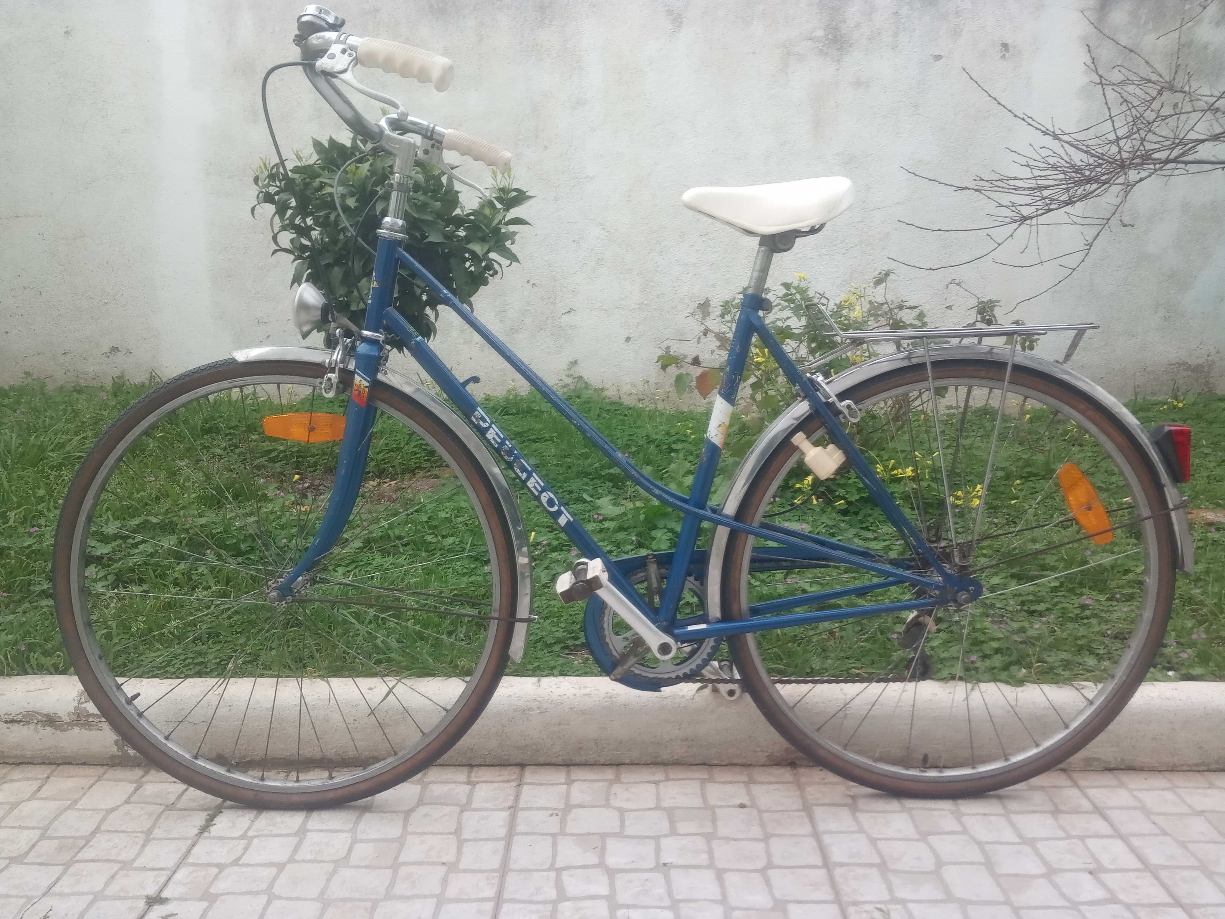 Bicicleta Peugeot vintage senhora azul r28 700c
Tam 53