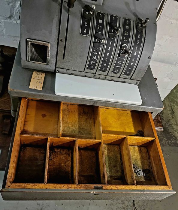 Piękna stara kasa National Berlin Fiskalna