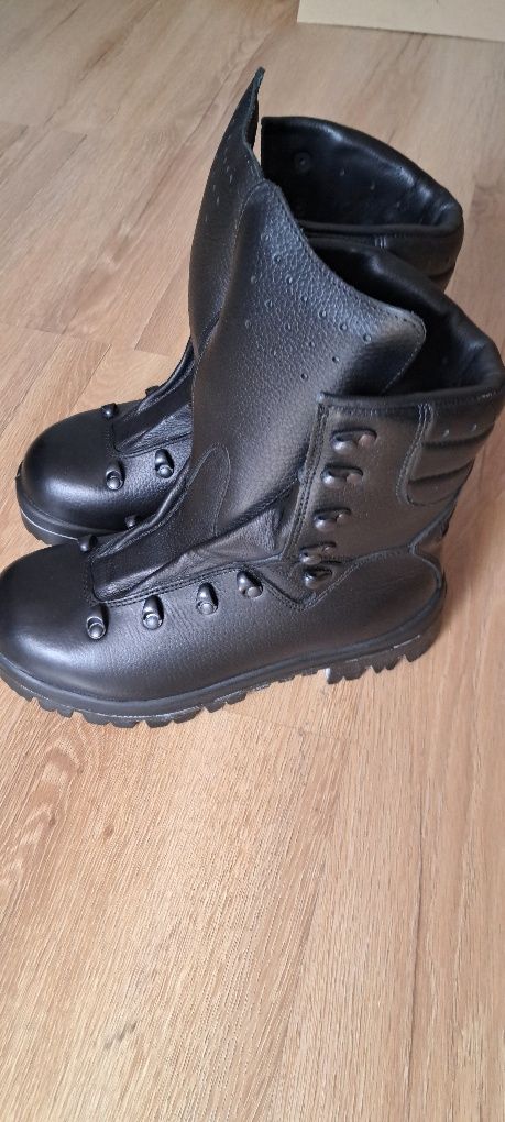 Buty wojskowe zimowe
