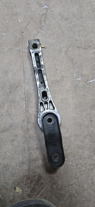 Кронштейн опоры двигателя для vw passat b6 3C0 199 855 J