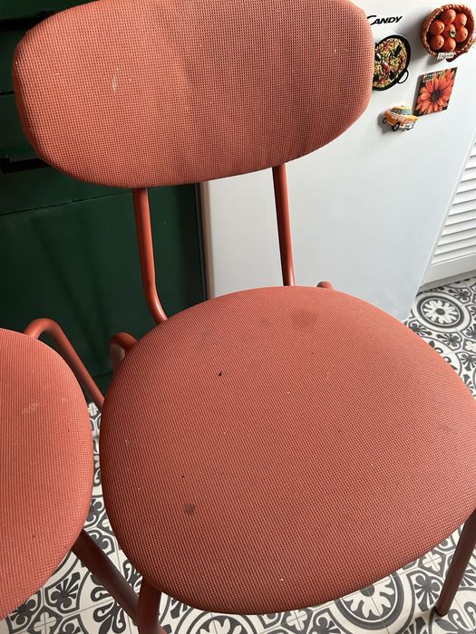 Czerwonobrązowe ceglane pomarańczowe krzesła loft ikea proste ÖSTANÖ