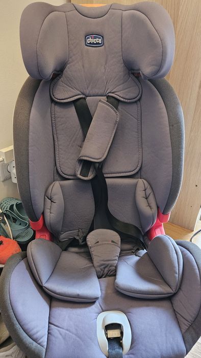 Cadeira Auto Isofix Chicco YOUniverse grupos 1 2 3 (9-36kg)