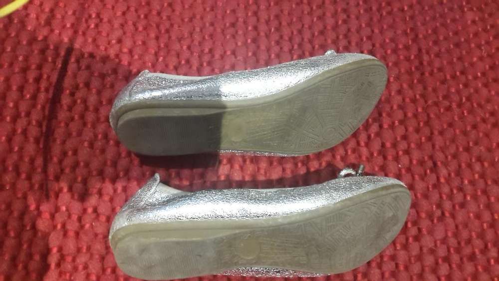 Sabrinas prateadas em pele  novo preço