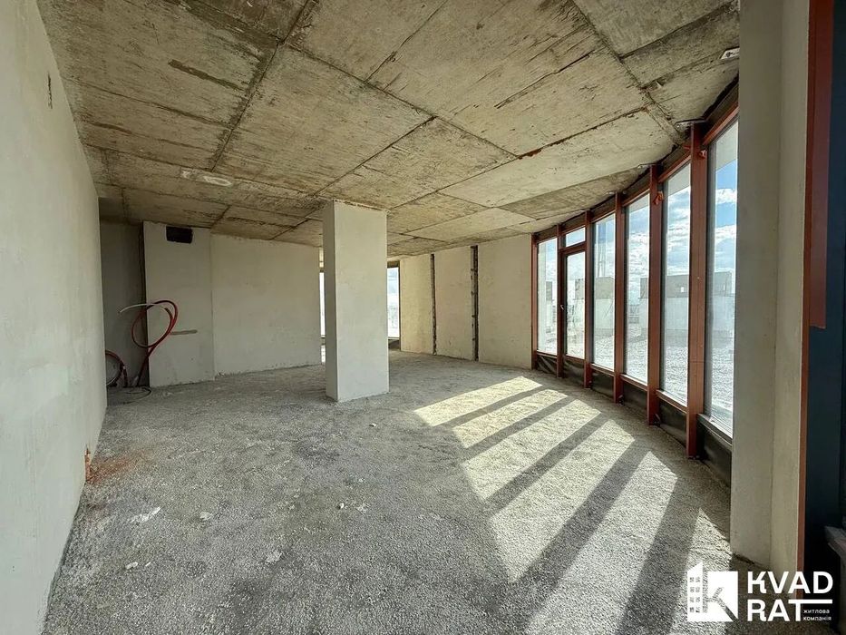 Продаж елітного пентхаусу  у першій лінії біля міського озера!!!