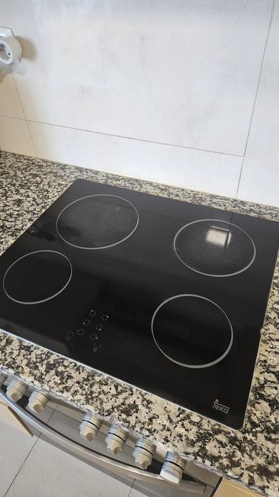 Placa vitrocerâmica Teka