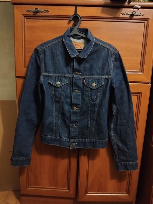 Одяг, жіноча куртка джинсова Levis