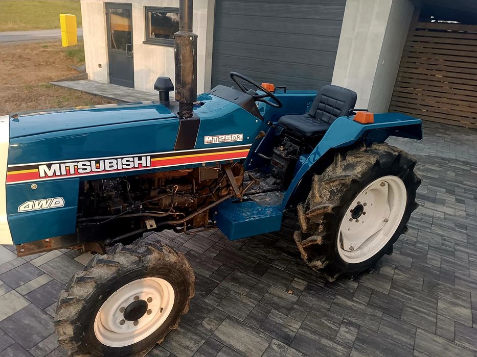 Traktor Mitsubishi MT 2501 4x4 25KM 4 cylindry