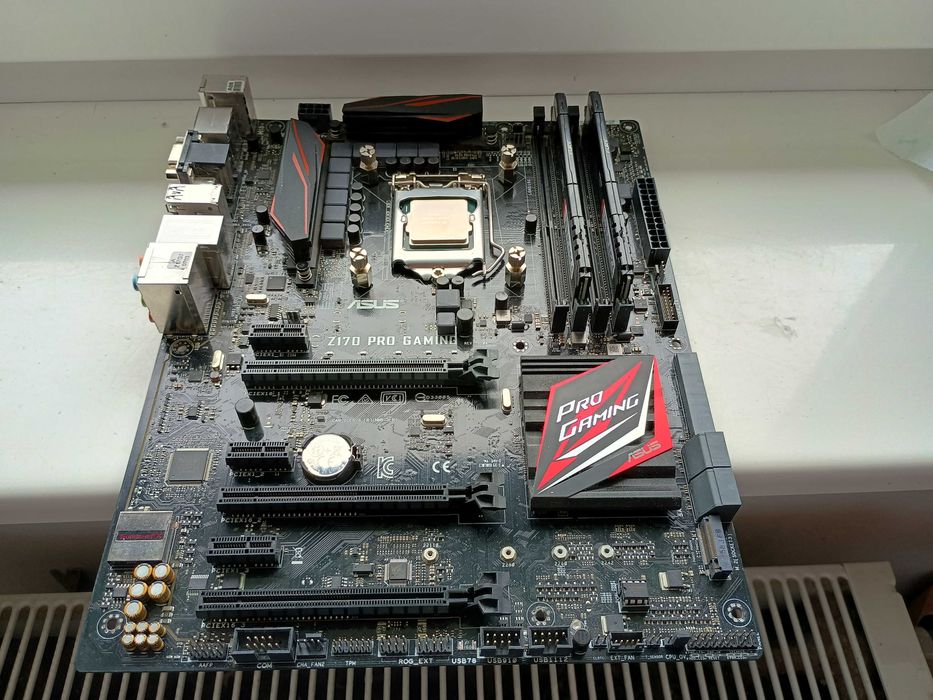Intel i7-6700K, ASUS Z170 PRO Gaming.