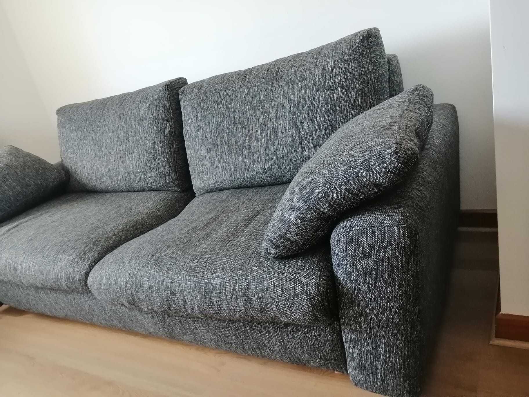 Conjunto elegante sofá & poltrona