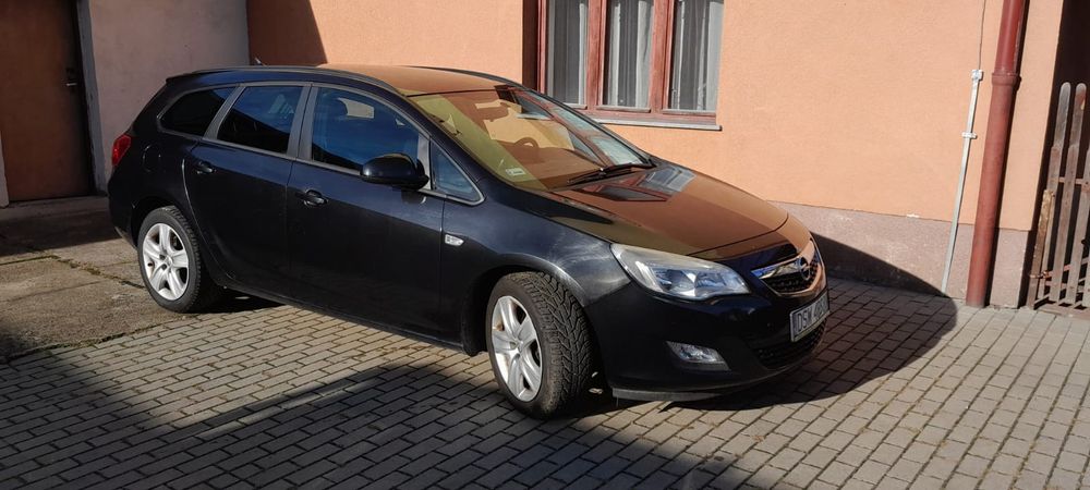 Opel Astra Kombi Automat 2.0 CDTI 165 KM – 2011 r. – diesel – po stłu