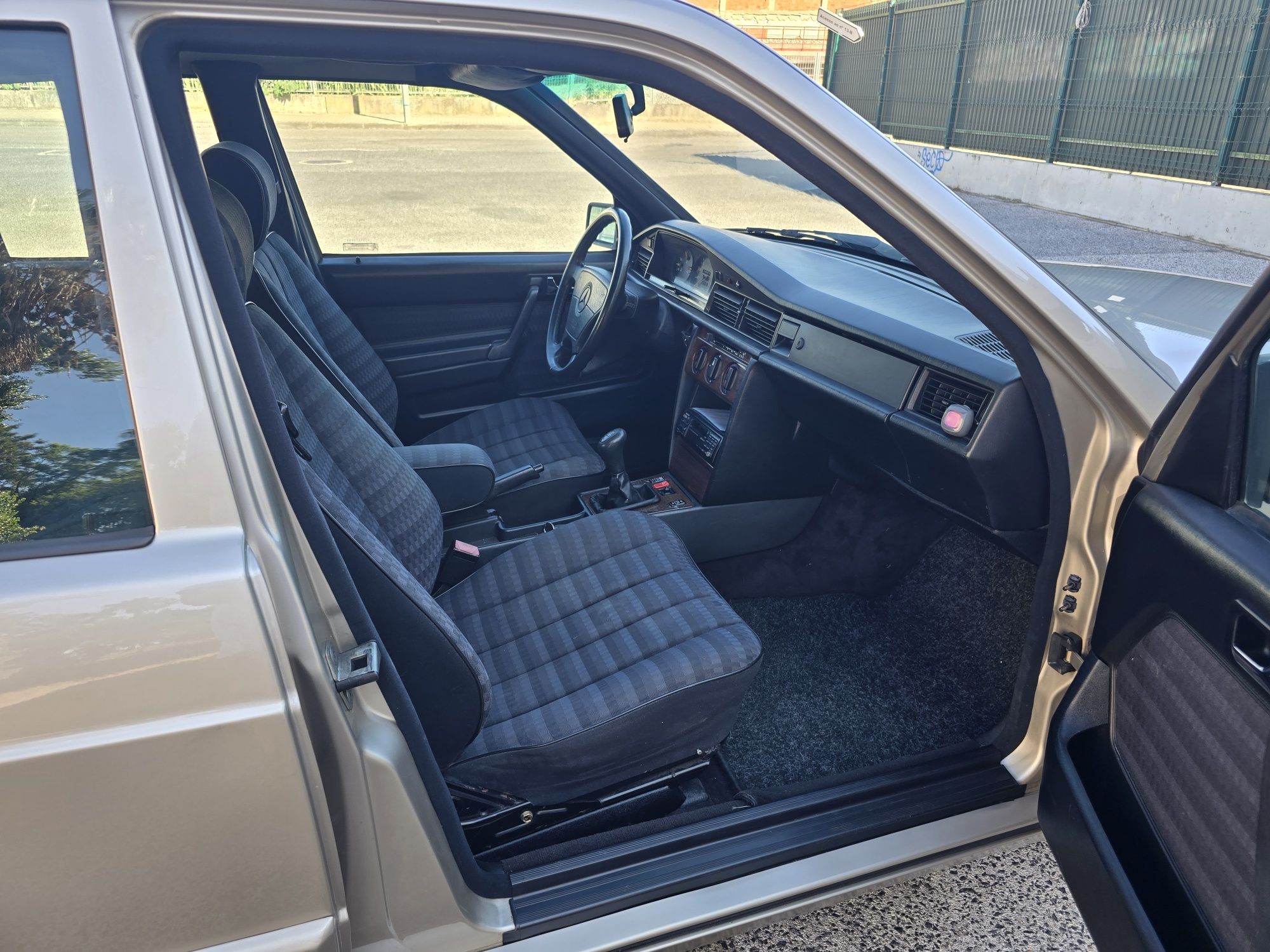 Mercedes Benz 190D 2.5