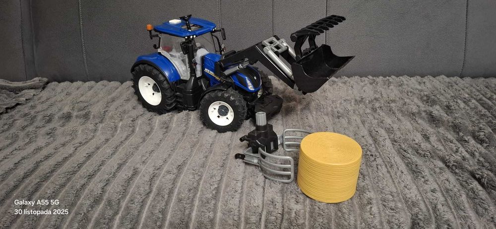 Sprzedam Traktor New Holland BRUDER