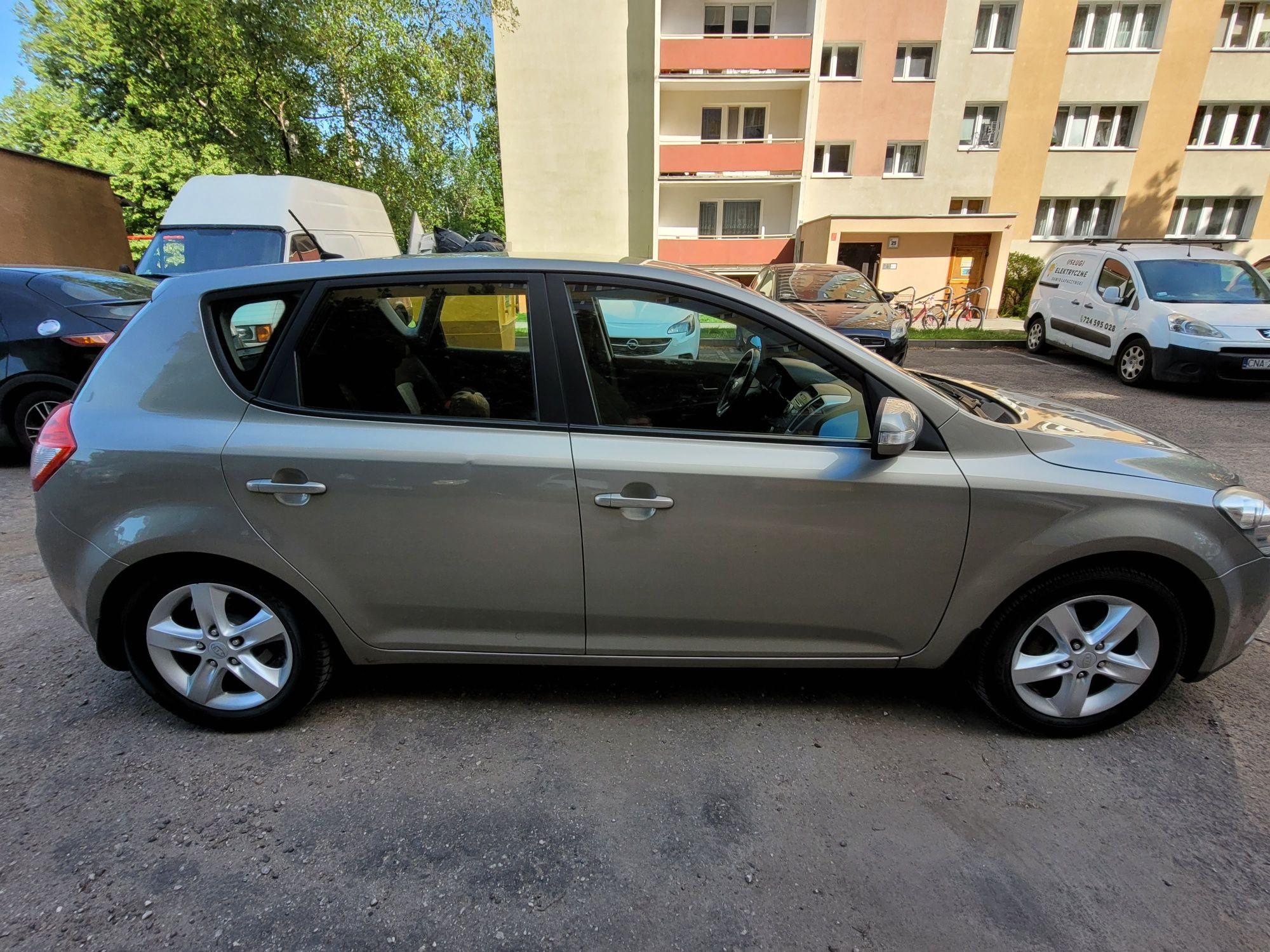 Kia cee'd 1,6 benzyna- polski salon