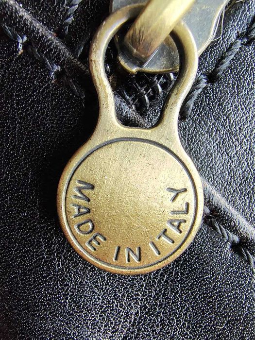 Сумка - бананка шкіряна . Італія .