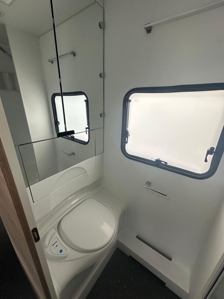 Caravana Adria 552