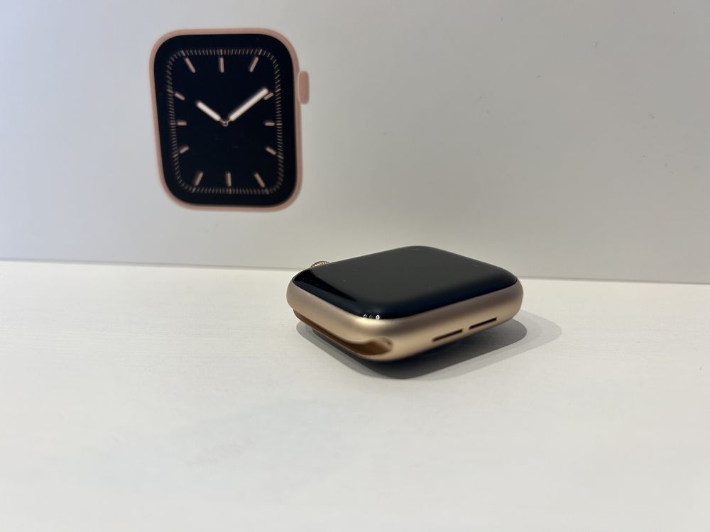 Apple Watch Series 5 Gold Aluminium 40 mm