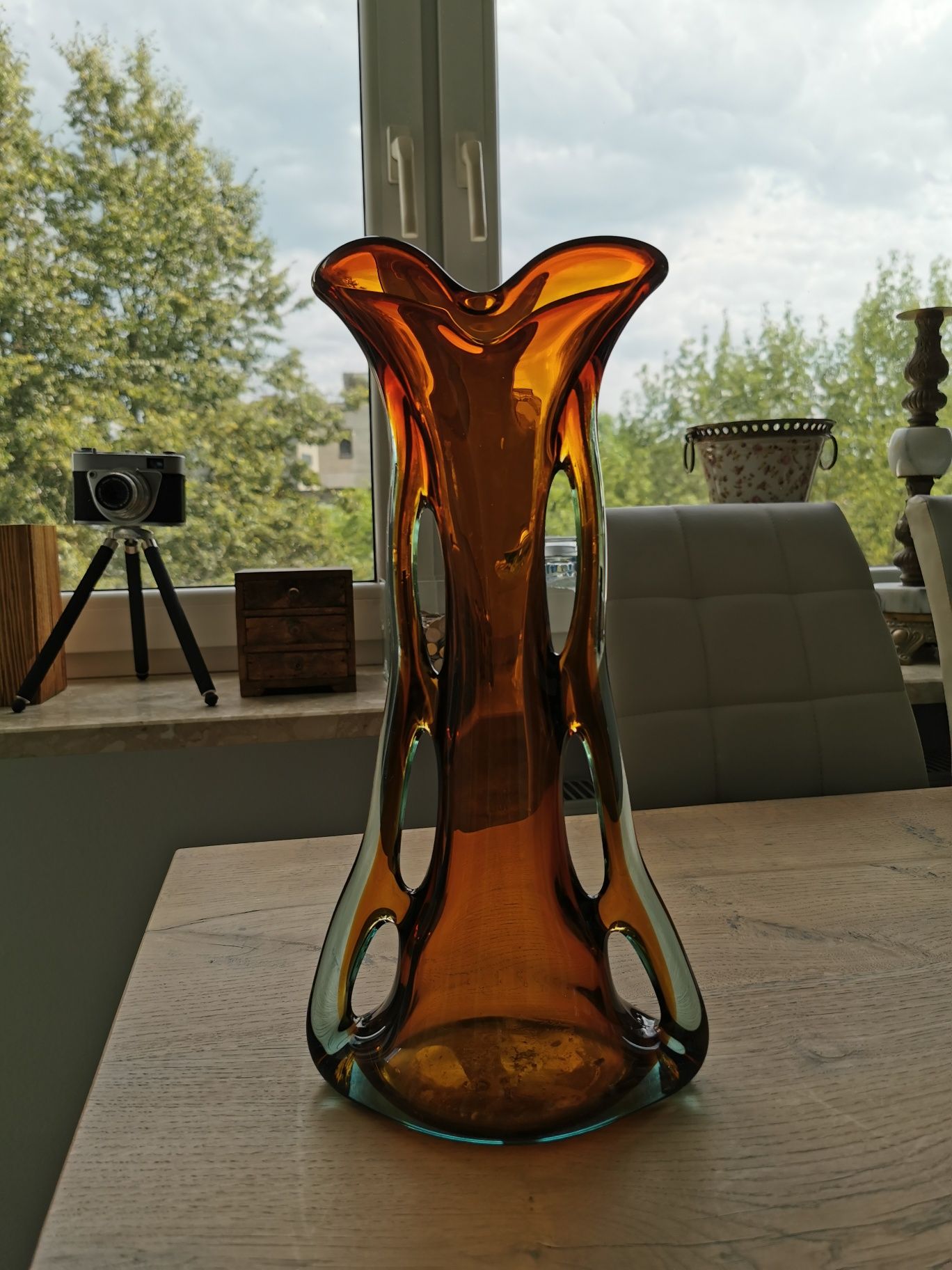 Szklany wazon bursztynowy, unikat, PRL, Vintage, Tarnowiec, 60 lata