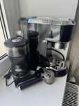 Ekspres cisnieniowy kolbowy DeLonghi plus mlynek