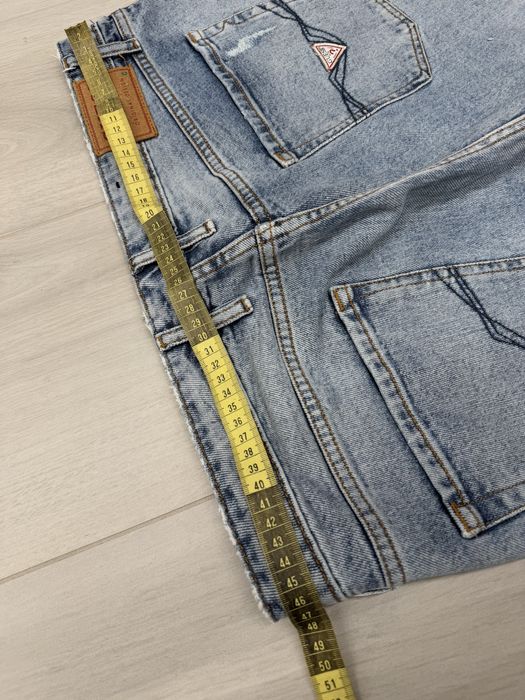 Продам джинсы Guess