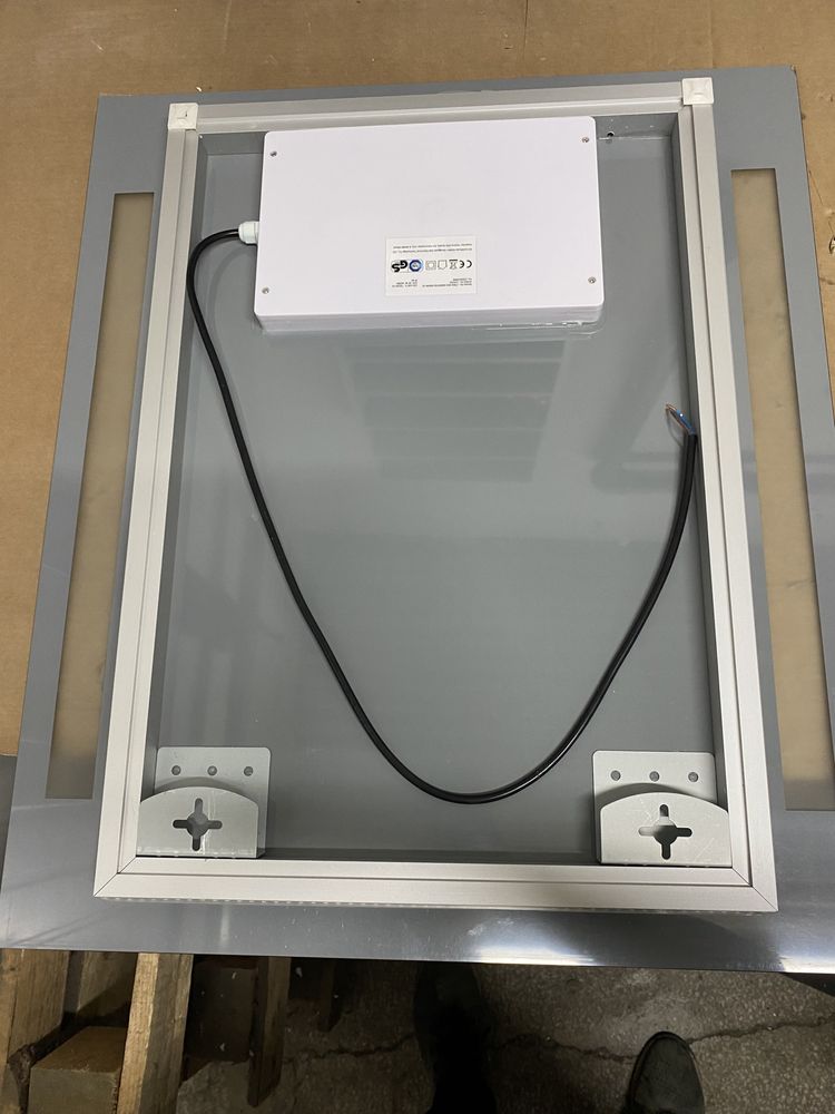 Lustro led łazienkowe 60x70cm NOWE MAŁY DEFEKT - patrz foto
