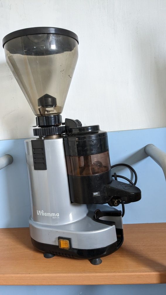 Máquina de café profissional + moinho