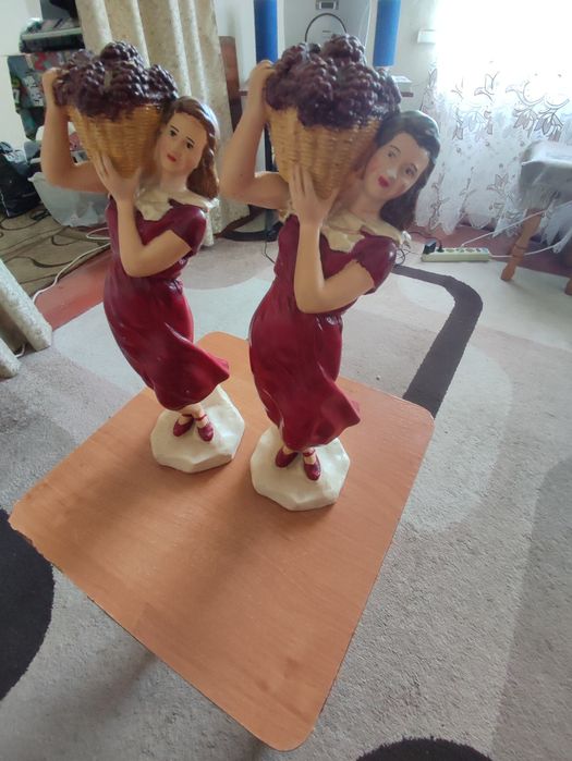 Статуэтка Девушка с виноградом 2шт