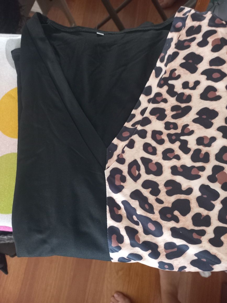 Blusa Nova L - Preta e padrão leopardo