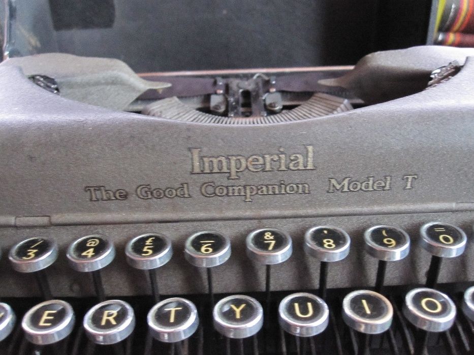 печатная машинка Imperial Good companion model t portable typewriter