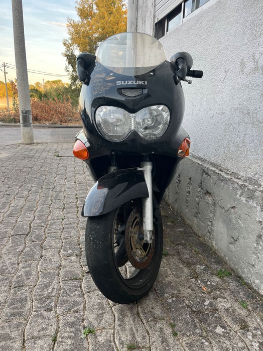 Suzuki GSXF 750 semi nova