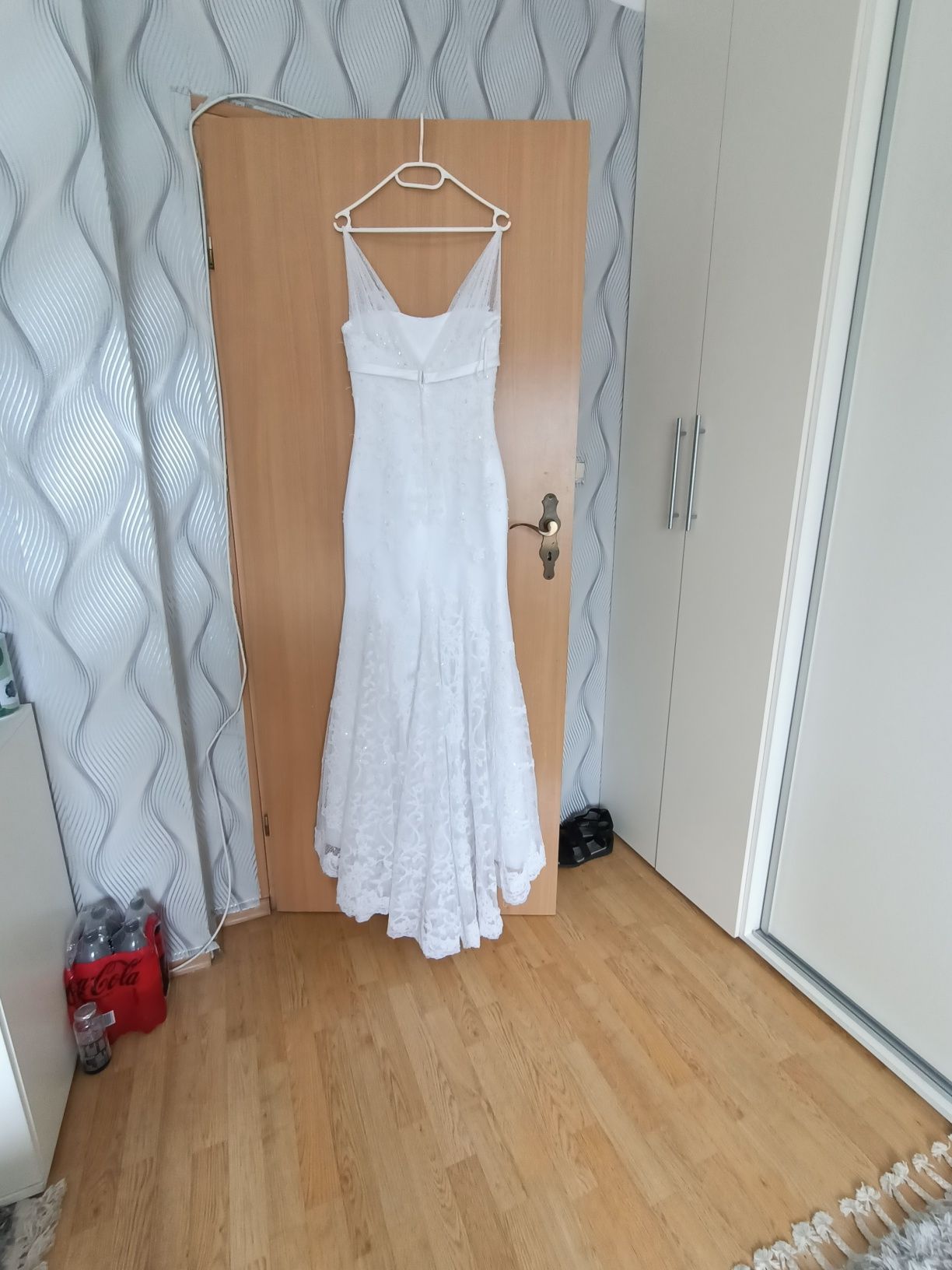 Suknia ślubna, syrena z trenem, biała