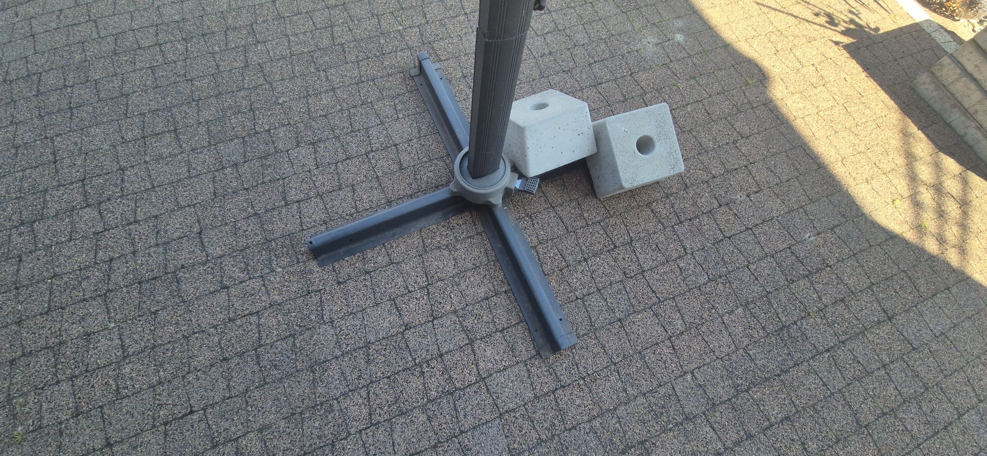Parasol ogrodowy solidny 3m. x 3m. Na jednej nodze