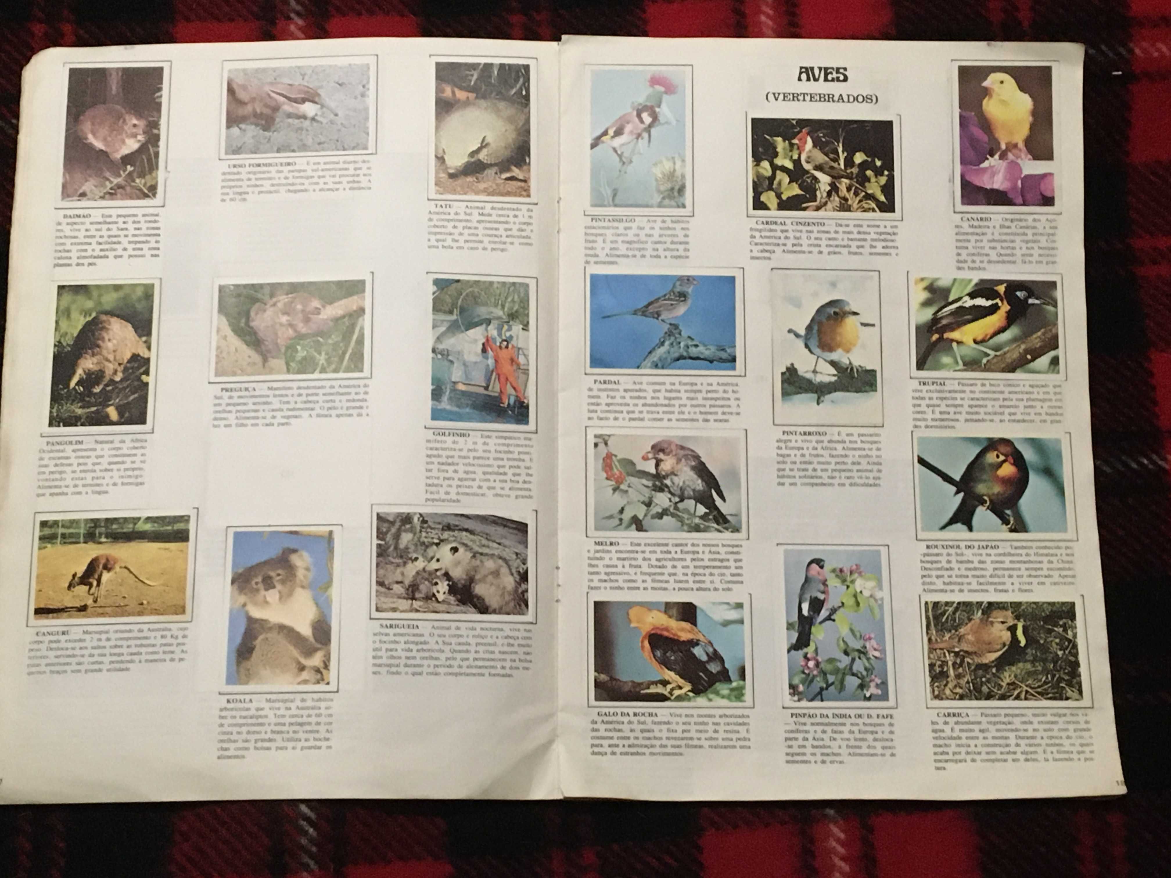 Caderneta completa A natureza, composta por 396 cromos.