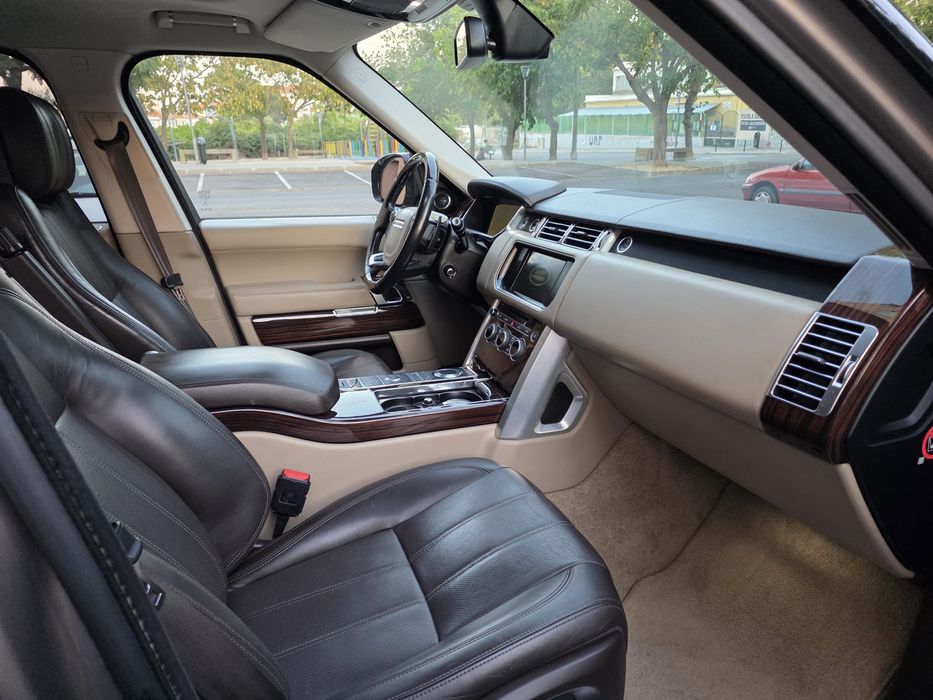 Land Rover Range Rover Vogue 3.0 TDV6 – Full Extras