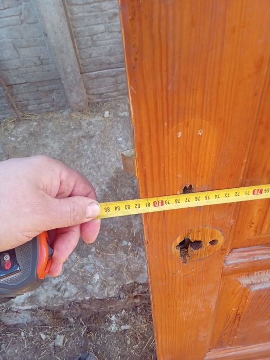 Двері дерев'яні  продам