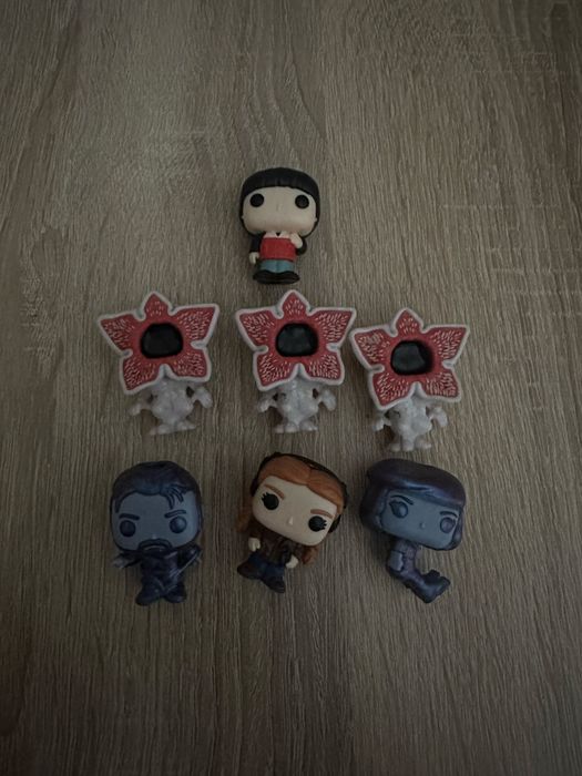 Читайте опис! продаж Дивні дива kinder joy stranger things