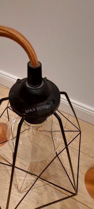 Lampy wiszące Ikea z żarówkami